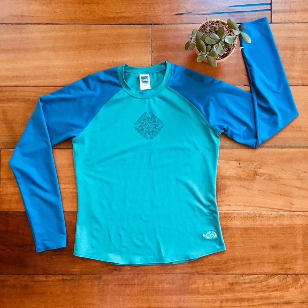 The North Face Long Sleeve Active Vapor Wick Top